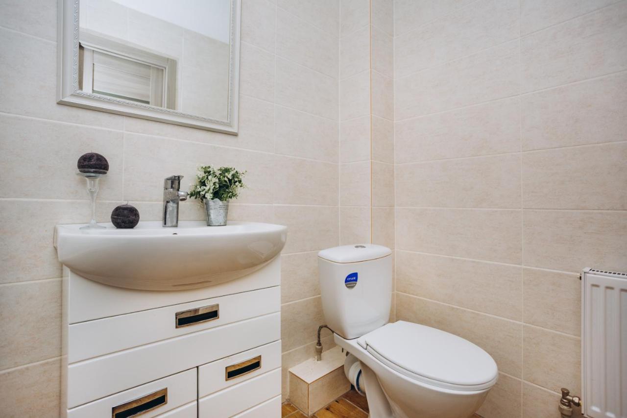 Luxe Apart-Hotel Near Lavina New Building 1 Floor Sumy Exteriör bild